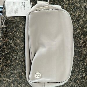 Lululemon Everywhere Belt Bag
